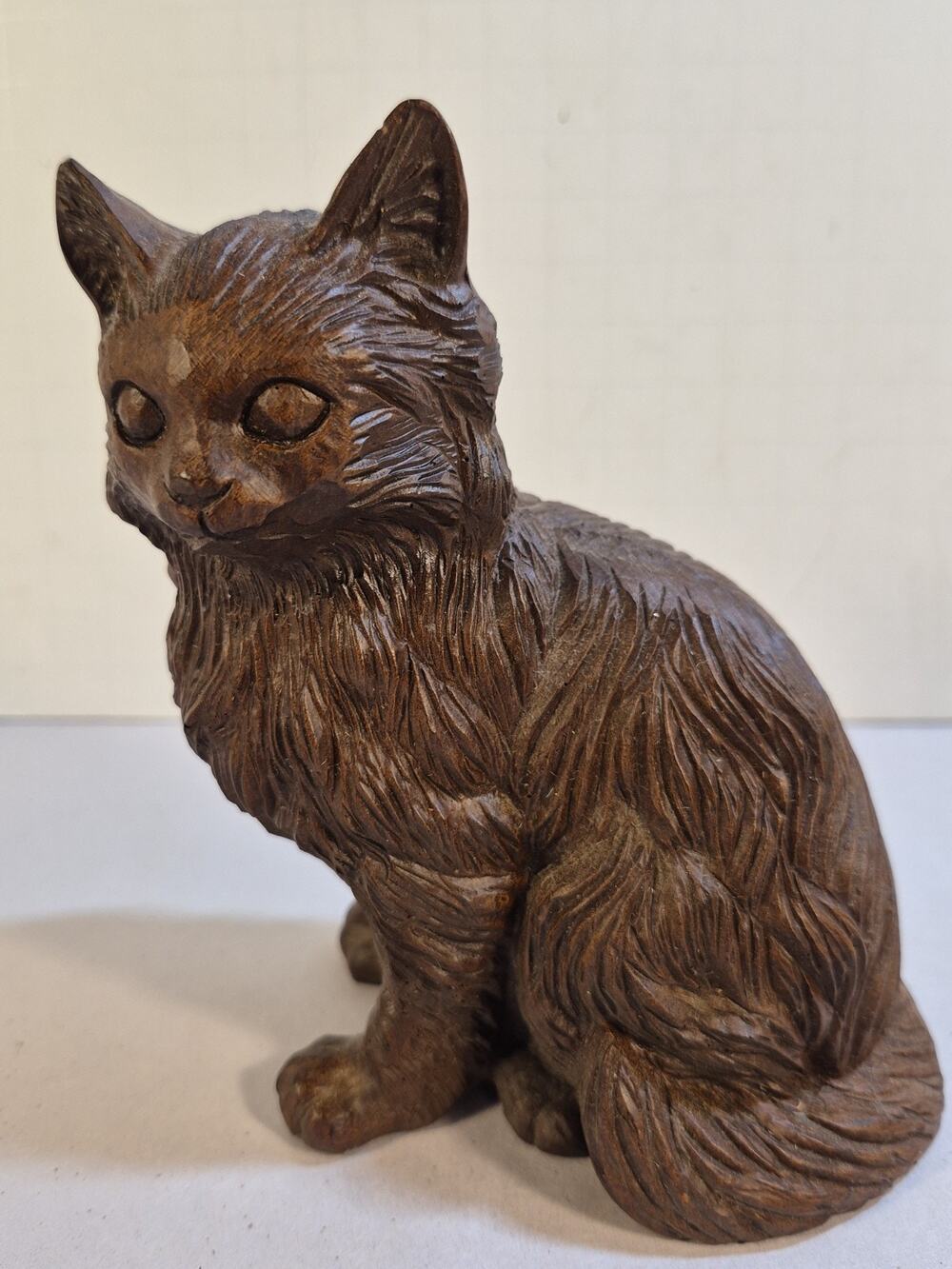 Vtg Hand Crafted Cat Figurine Red Mill Mfg. Resin